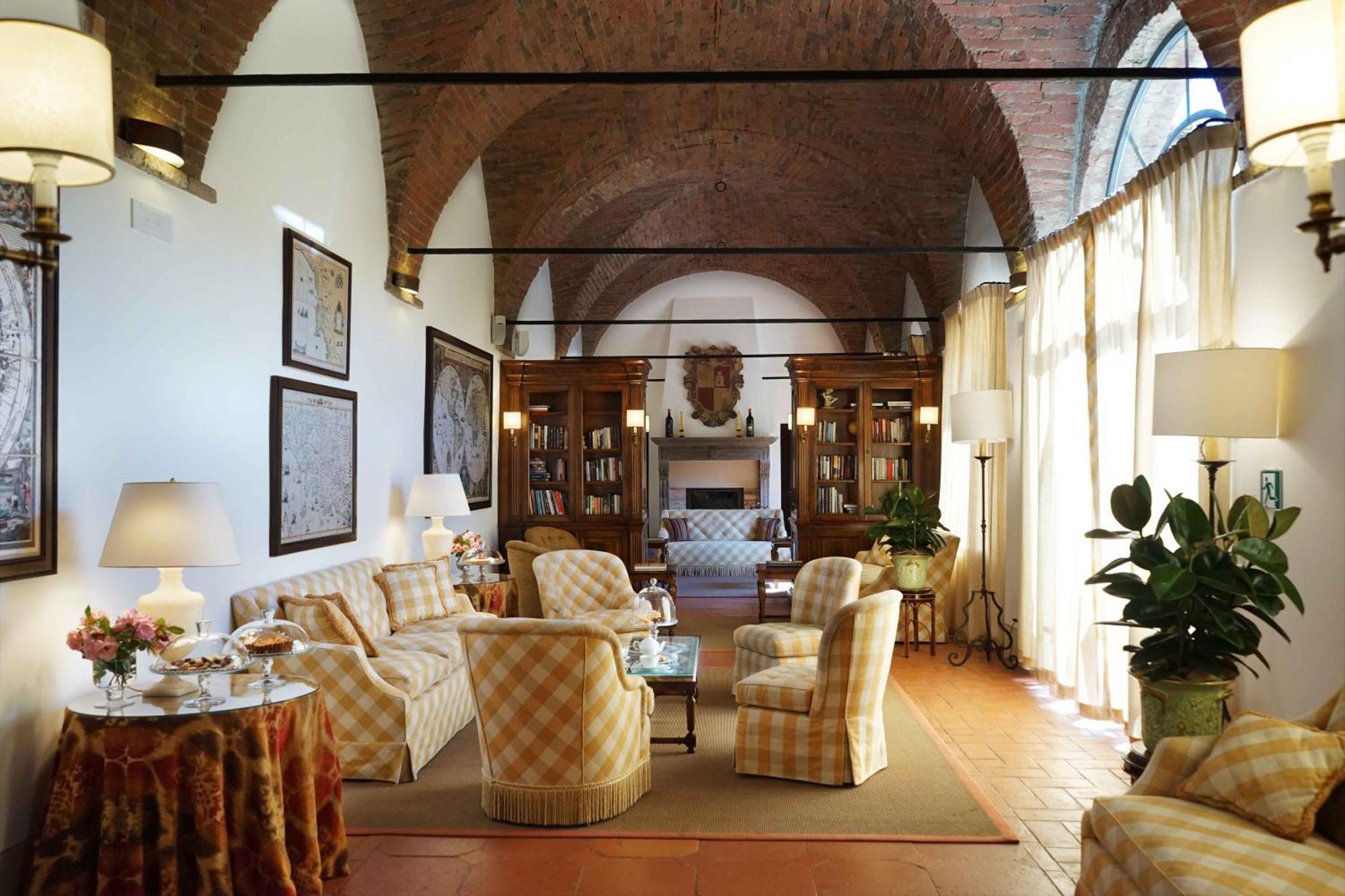 Castello Banfi - Il Borgo - Relais Et Chateaux Hotel Poggio alle Mura Bagian luar foto